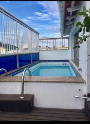 Linda cobertura com piscina e churrasqueira